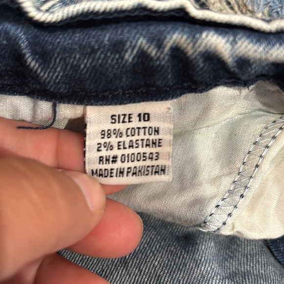 Evolution in Design Distressed Blue Jeans - Picture 6 of 7